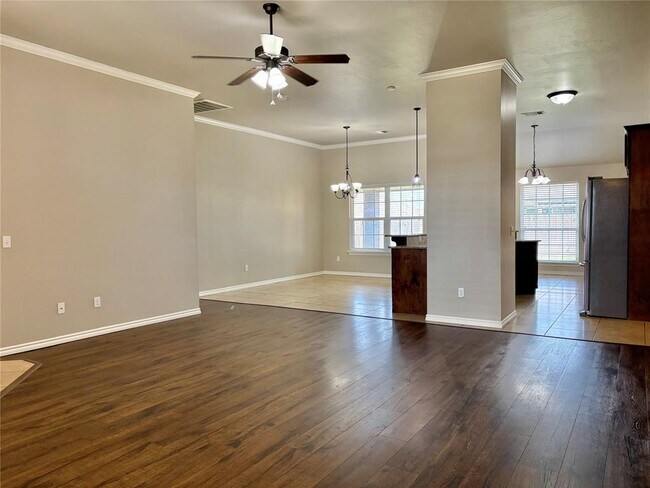 Building Photo - 517 SW 44th St