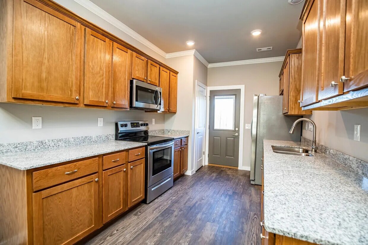 Primary Photo - 1931 Booker Cir