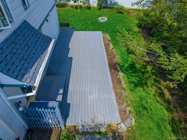 Foto del edificio - 166 Valley Stream Rd E