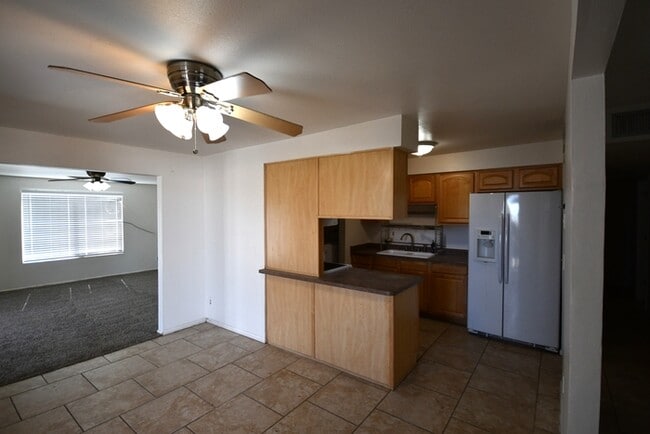 Building Photo - 3 bed 2 bath home in Mesa $1850 per mo plu...