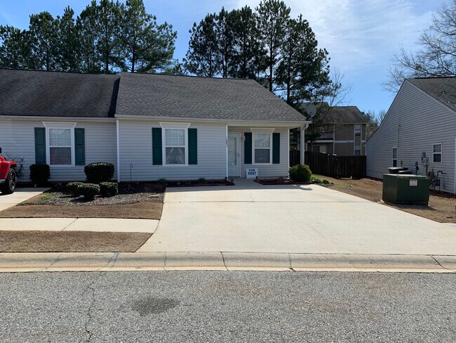 Building Photo - 1683 Summerwoods Cir