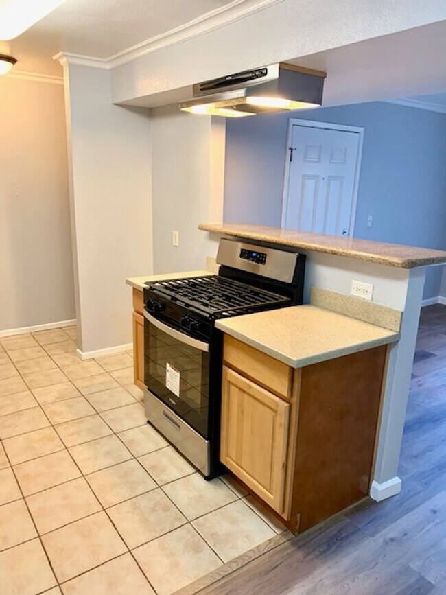 Foto del edificio - Great 1 bed 1 bath Condo in Pittsburg -- COMING SOON !!!