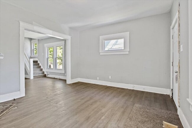 Building Photo - 3502 N Kenwood Ave