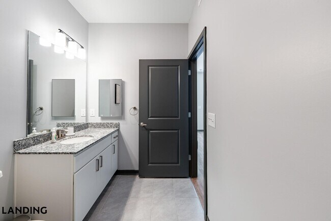 Building Photo - 8511 Myslak Wy