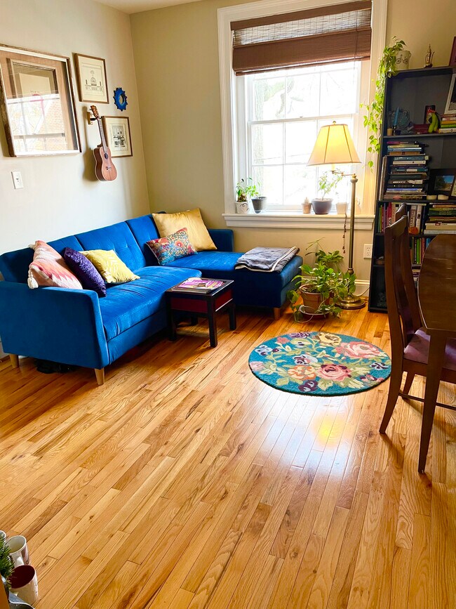 Living & Dining Area - 2923 Floyd Ave