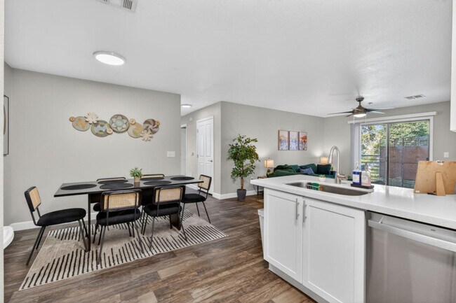 Foto del edificio - 15164 N 140th Dr