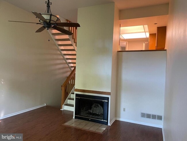 Foto del edificio - 3208 Champions Dr