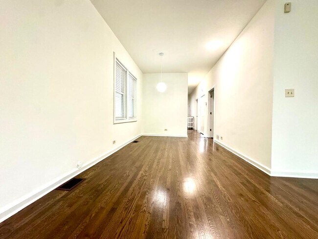 Foto del edificio - 1526 N Artesian Ave