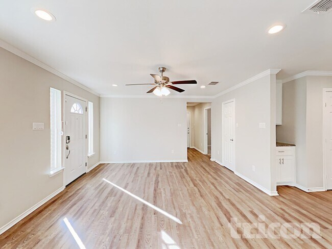 Building Photo - 10628 Lone Pine Ln