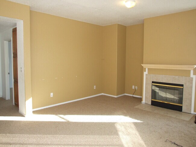 Foto del edificio - This beautiful 2-story, 5 bed / 3 bath hom...
