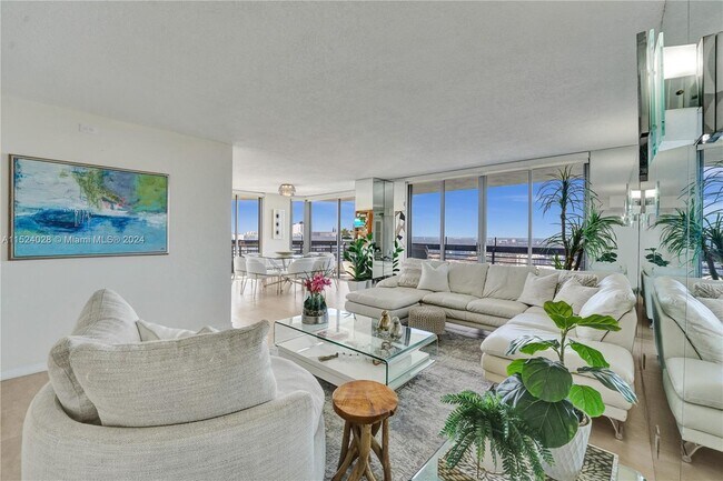 Foto del edificio - 3500 Mystic Pointe Dr