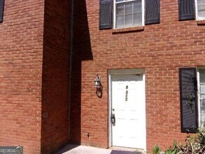 Building Photo - 8511 Pineland Dr