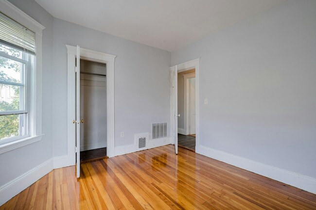 Building Photo - 15 Faulkner St
