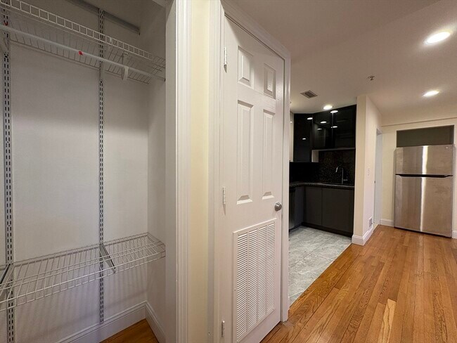 Foto del edificio - 1801 Beacon St