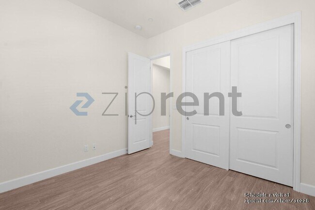 Foto del edificio - 941 Bracken Ct