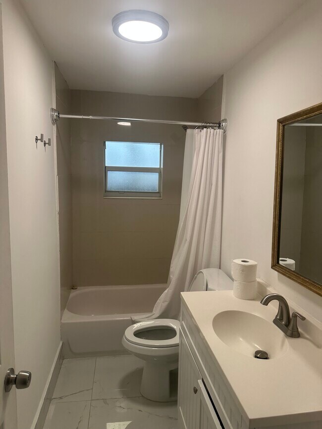 Foto del edificio - 1020 NW 55th St