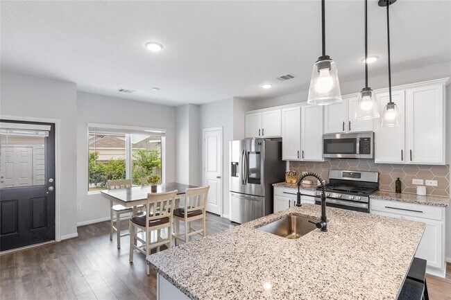 Foto del edificio - 208 Bent Creek Dr