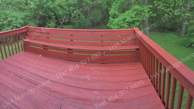 Building Photo - Beautiful 6br / 3bth. Renovated. Open Layout.