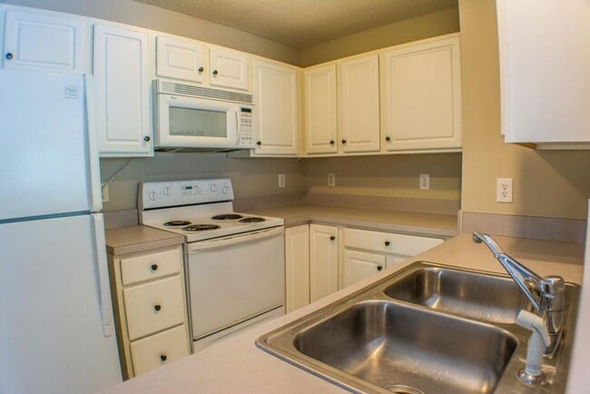 Building Photo - 624 Ivy Glen Dr