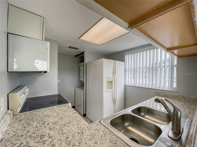 Foto del edificio - 402 Orchid Dr