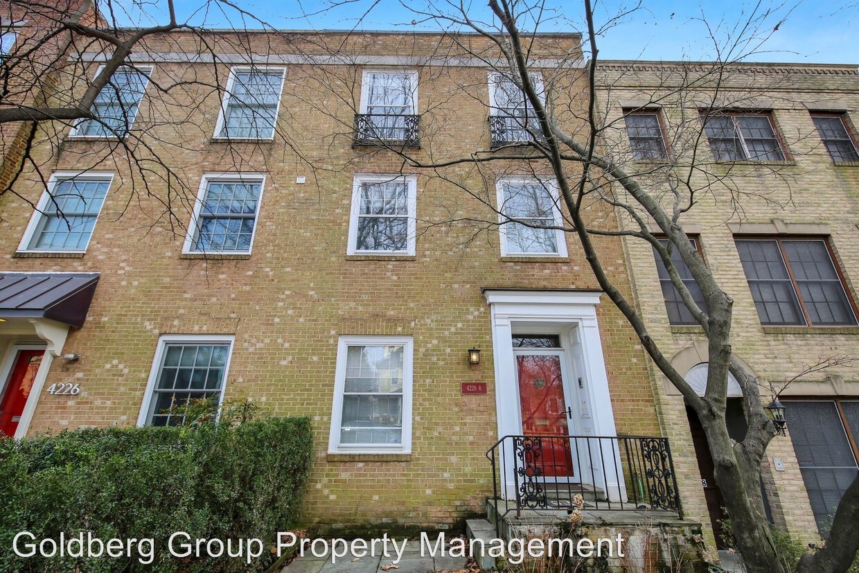 Foto principal - 4226 1/2 River Rd NW