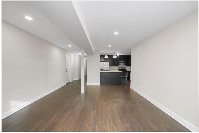 Foto del edificio - 4521 S Michigan Ave