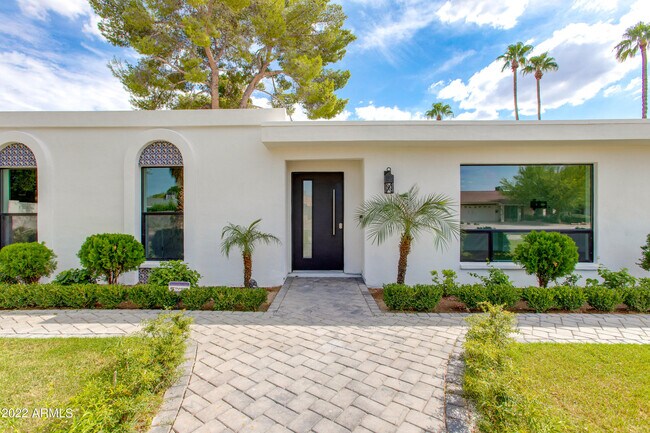 Building Photo - 3743 GARDEN Dr