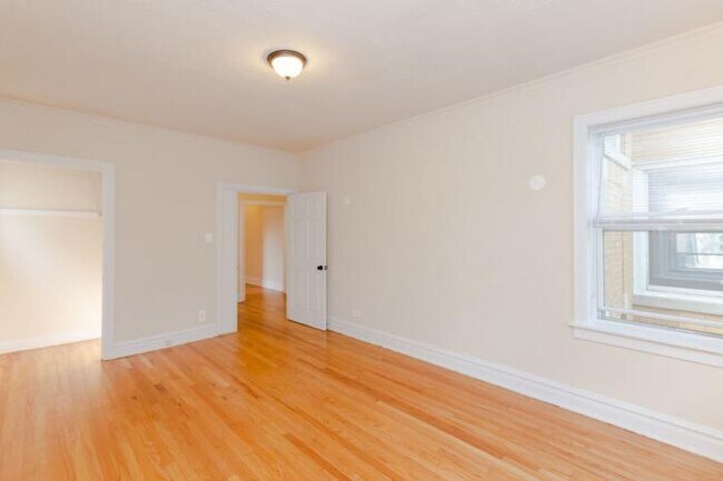 Building Photo - 2 bedroom in Chicago IL 60647