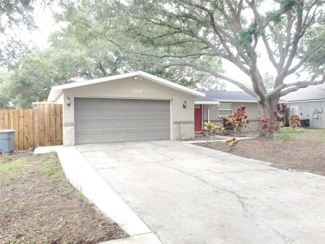 Building Photo - 1714 Fox Run Dr