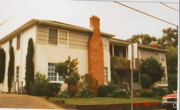 Primary Photo - 28 Devonshire Blvd