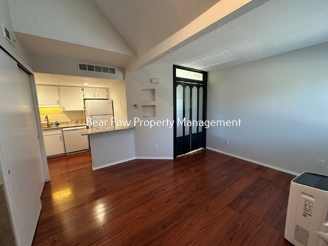 Building Photo - "Charming One Bedroom in Lakewood"