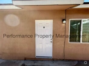Building Photo - 615 Flower St