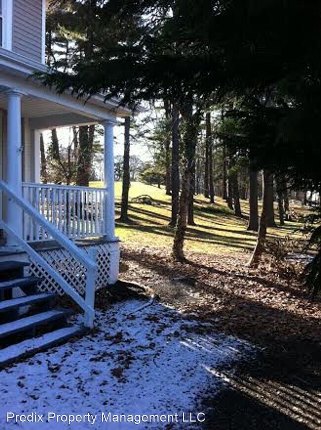 Foto del edificio - 5 br, 2 bath House - 300 Country Club Rd.
