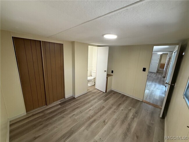 Foto del edificio - 7146 N Carl G Rose Hwy