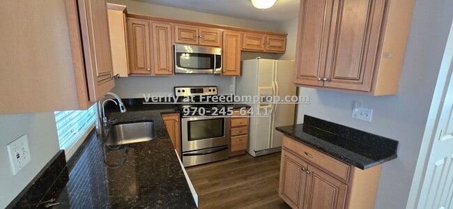 Foto del edificio - Updated 3 Bedroom 2 Bath House with Large yard