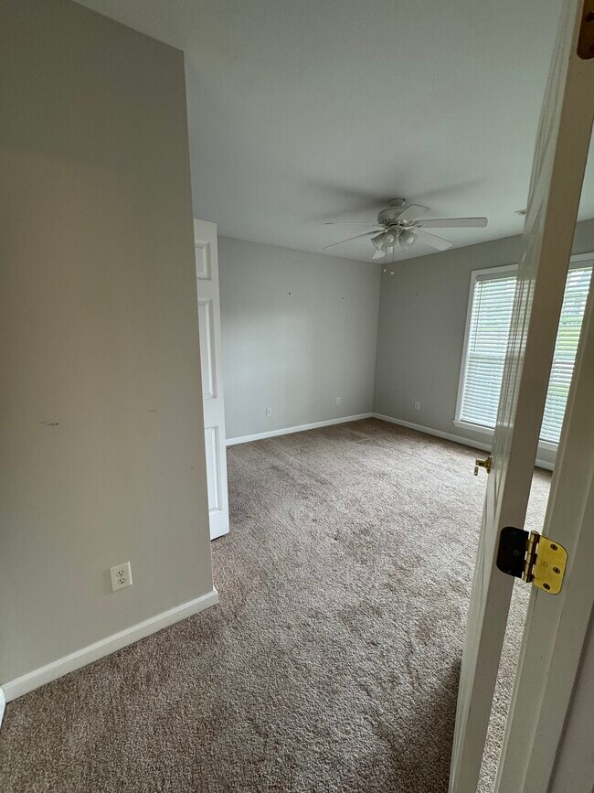 Foto del edificio - 224 Brookside Dr