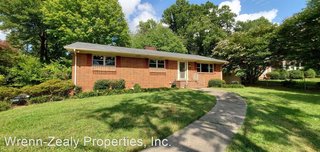 3 br, 2 bath House 113 Green Valley Rd House Rental in Greensboro, NC