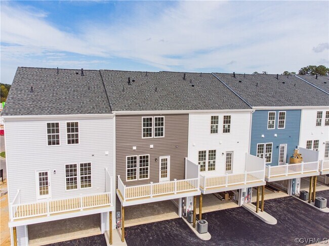 Building Photo - 15225 Dunton Ave