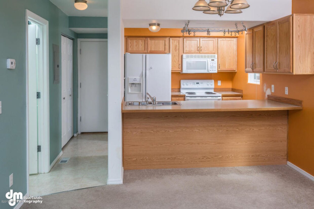 Primary Photo - 12484 Silver Fox Ln