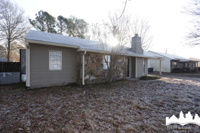 Building Photo - 117 Gavin Rd