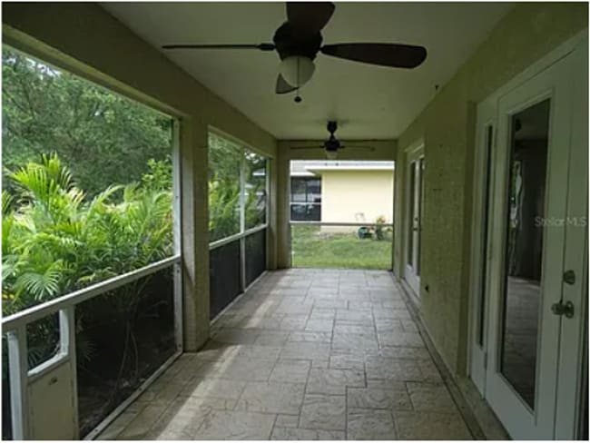 Building Photo - $1,795 ** 3 Bed / 2 Bath * Single Family Home