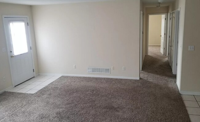 Foto del edificio - 317 Creekside Ct