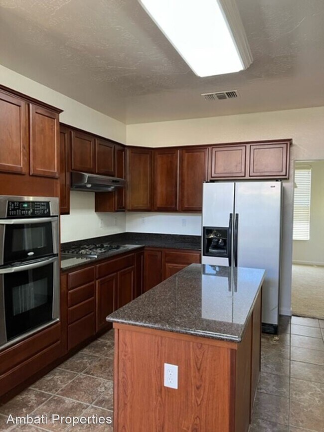 Building Photo - Studio, 3 bath House - 807 Lemieux Lane