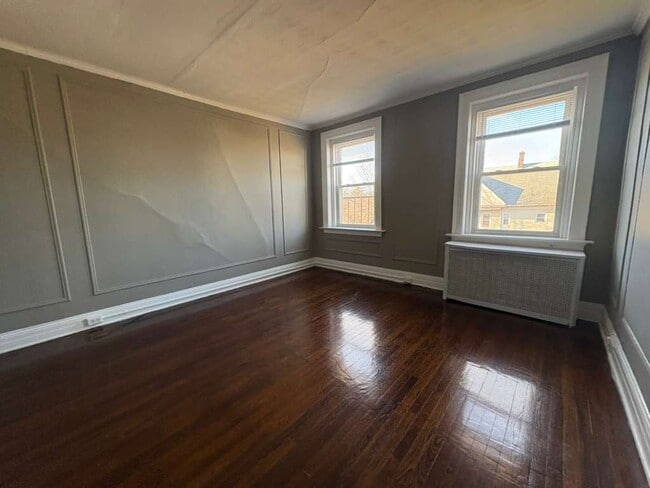 Building Photo - 1579 Chapel St