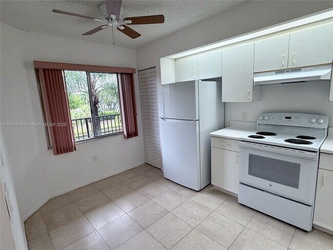 Building Photo - 12650 SW 15th St