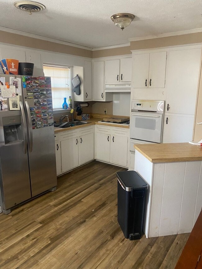 Building Photo - 2709 Persimmon Dr