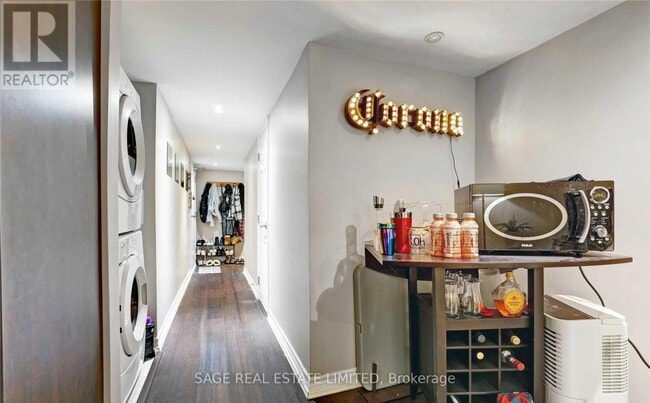 Building Photo - 95 Hillsdale Ave E