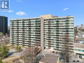 Building Photo - 555 Brittany Dr