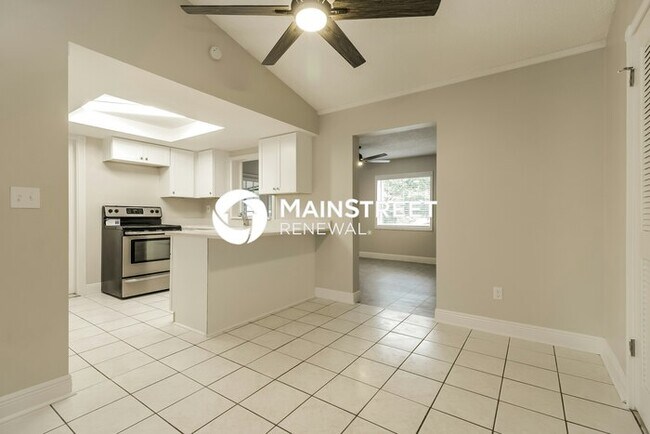 Foto del edificio - 506 Providence Blvd
