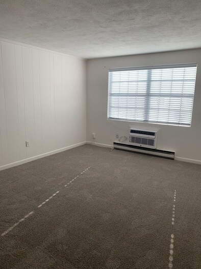 Building Photo - 2 Viking Ct